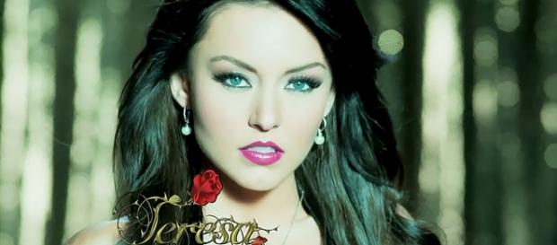 Angelique Boyer é Teresa na novela de mesmo nome. Angelique Boyer é Teresa na novela de mesmo nome.