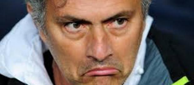 Mourinho esonerato dal Chelsea Mourinho esonerato dal Chelsea
