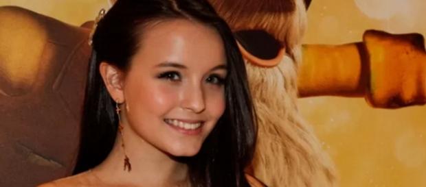 SBT renova com Larissa Manoela SBT renova com Larissa Manoela