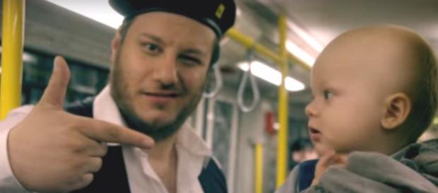 YouTuber Kazim Akboga rappt für die BVG YouTuber Kazim Akboga rappt für die BVG