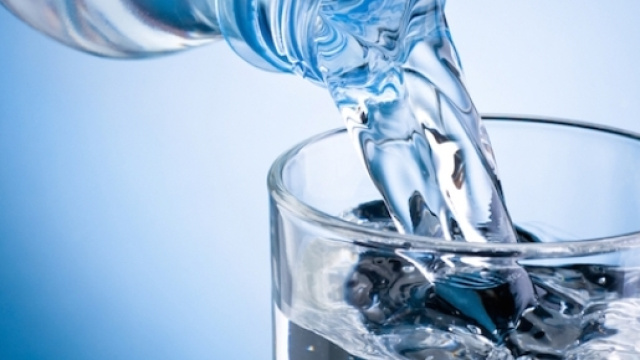 Acqua: la bevanda pi&ugrave; dietetica che esiste.