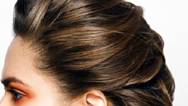 Natale 2015: acconciature per tutti i capelli