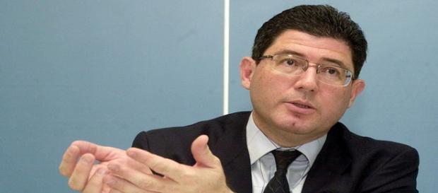 Atual Ministro da Fazenda Joaquim Levy Atual Ministro da Fazenda Joaquim Levy
