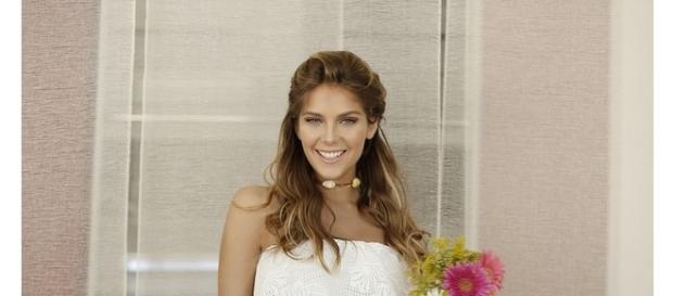 Isabela Santoni comemora o ano de 2015 Isabela Santoni comemora o ano de 2015