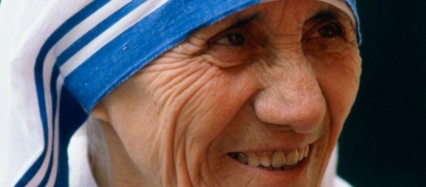 Madre Teresa de Calcutá se torna Santa Madre Teresa de Calcutá se torna Santa