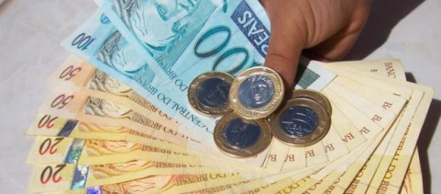 Mínimo nacional sobre R$83 em 2016 Mínimo nacional sobre R$83 em 2016