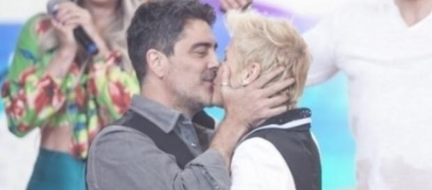 Xuxa se declara a Junno na televisão Xuxa se declara a Junno na televisão