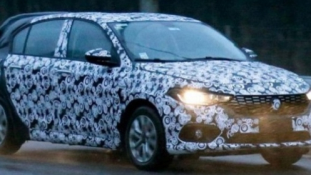 Nuova Fiat Tipo Hatchback foto spia