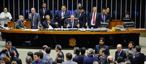 Congresso derruba veto de Dilma Rousseff Congresso derruba veto de Dilma Rousseff