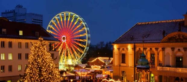 Típico mercado navideño en Magdeburg Típico mercado navideño en Magdeburg