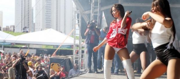 MC Anita com Show das Poderosinhas MC Anita com Show das Poderosinhas