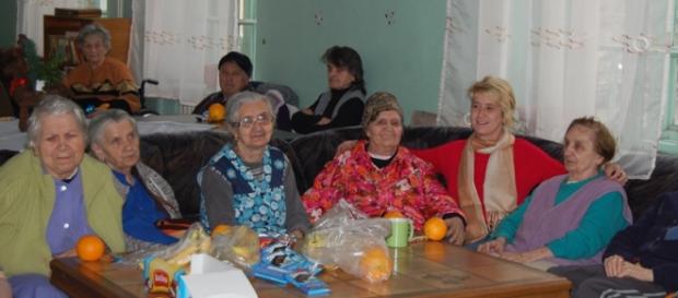 Bătrânii de la azilul din Anina Bătrânii de la azilul din Anina