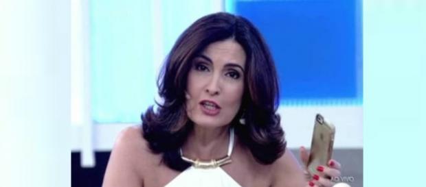 Celular de Fátima Bernardes toca ao vivo Celular de Fátima Bernardes toca ao vivo