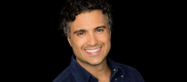 Jaime Camil stars in award-winning Jane the Virgin Jaime Camil stars in award-winning Jane the Virgin