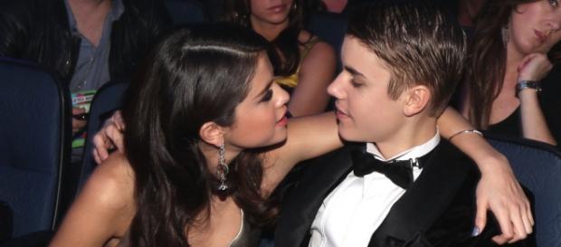 Selena quer evitar Justin ao máximo Selena quer evitar Justin ao máximo