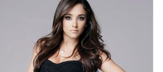 Sherlyn interpreta Rosa em 'Cuidado com o anjo' Sherlyn interpreta Rosa em 'Cuidado com o anjo'