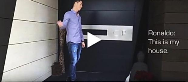 Cristiano Ronaldo mostra sua casa em vídeo Cristiano Ronaldo mostra sua casa em vídeo