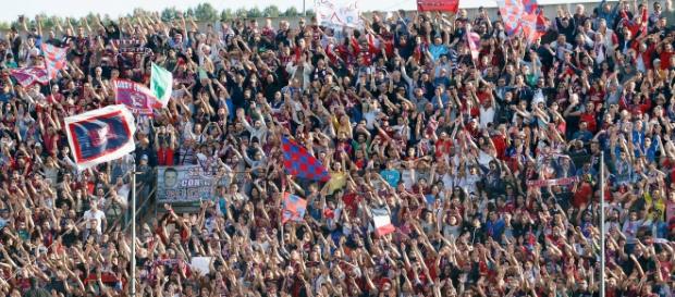 Curva Sud "Giorgio Manzulli" - Crotone Curva Sud "Giorgio Manzulli" - Crotone