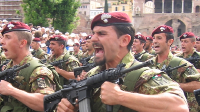Un gruppo di militari a Beirut