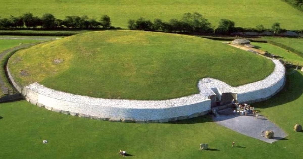 Newgrange (Irlanda), el misterioso túmulo que es más antiguo que las Pirámides