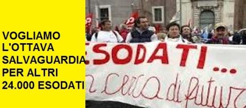 Una delegazione di esodati in corteo