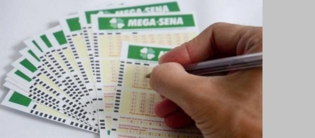 Mega Sena sob suspeita novamente Mega Sena sob suspeita novamente