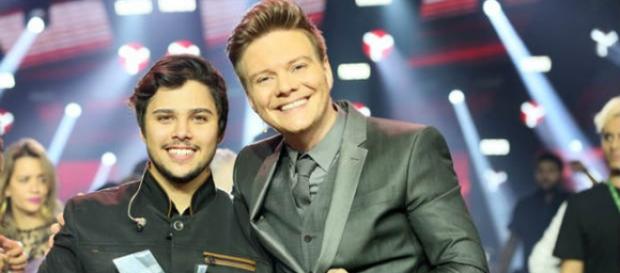 Renato Vianna vence o The Voice Brasil 2015 Renato Vianna vence o The Voice Brasil 2015