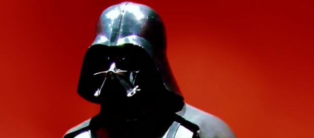 El fantasma de Anakin era mitad Anakin mitad Vader El fantasma de Anakin era mitad Anakin mitad Vader
