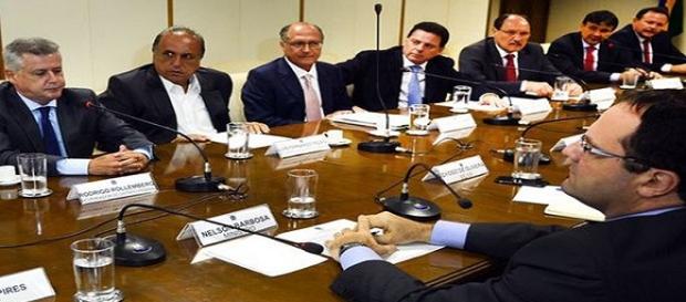Governadore querem cobrar dos planos de saúde Governadore querem cobrar dos planos de saúde