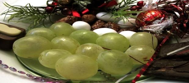 Las doce uvas de la suerte para recibir el año Las doce uvas de la suerte para recibir el año
