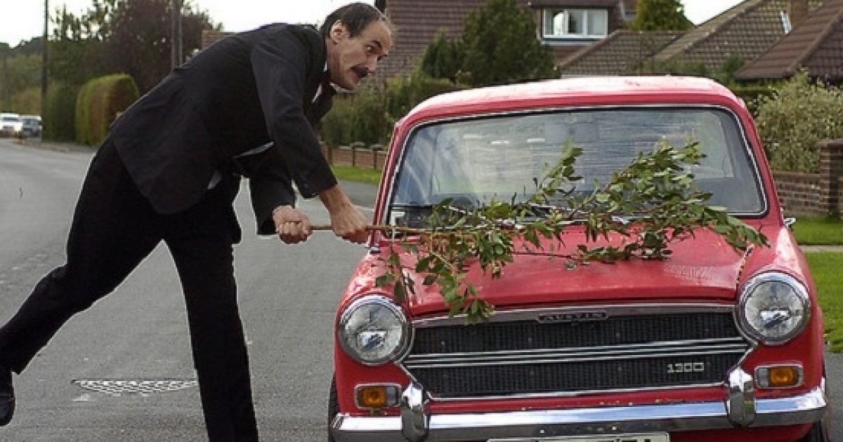 Cleese brings famous Fawlty Towers sketch up to date