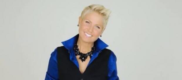 Xuxa Meneghel parabenizou o dono do SBT Xuxa Meneghel parabenizou o dono do SBT