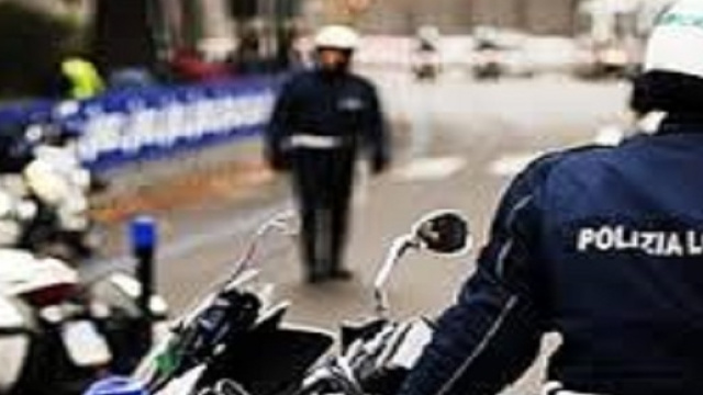 agente di polizia alle prese con segreto d'ufficio