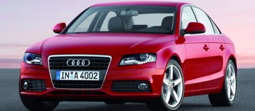 Nasce la nuovissima Audi A4 rosso fiammante