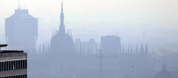 Lo smog non scende, Italia rischia pesanti penali Lo smog non scende, Italia rischia pesanti penali