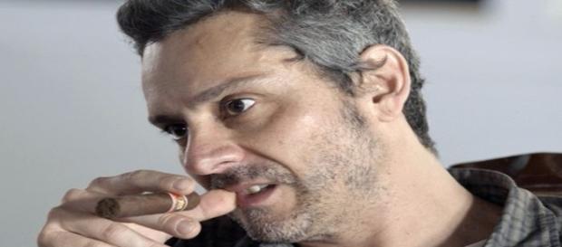 Romero vai morar no morro da macaca com toia Romero vai morar no morro da macaca com toia