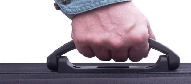 Tomar la decisión de emigrar, pros y contras. Tomar la decisión de emigrar, pros y contras.