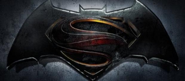 A batalha Batman vs Super-Homem tem trailer novo. A batalha Batman vs Super-Homem tem trailer novo.