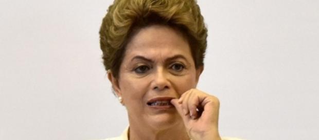 Dilma fez pronunciamento nacional em sua defesa Dilma fez pronunciamento nacional em sua defesa