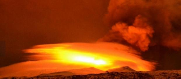Eruzione Etna: disagi in Calabria Eruzione Etna: disagi in Calabria