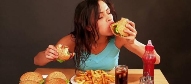Even if you're hungry, it's not good to eat fast Even if you're hungry, it's not good to eat fast