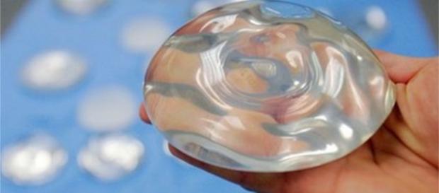 Silicone antes de ser colocado em paciente Silicone antes de ser colocado em paciente
