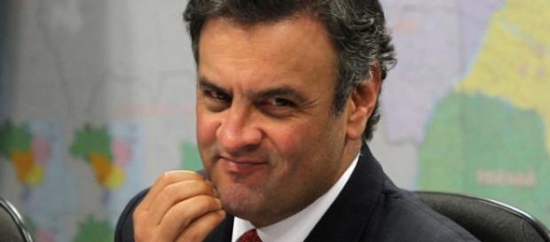 Aécio Neves é acusado de receber propina Aécio Neves é acusado de receber propina