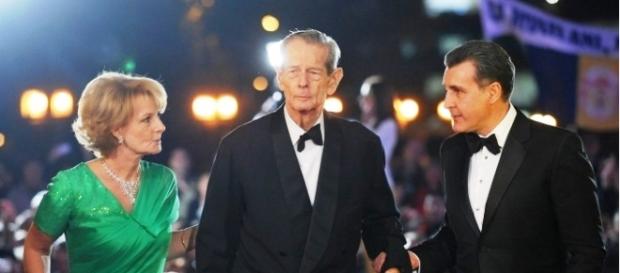 Este Regele Mihai prizonierul celor doi? Este Regele Mihai prizonierul celor doi?