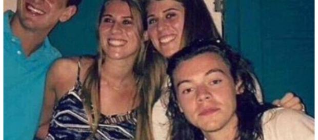 Harry posando com fãs em Miami Harry posando com fãs em Miami