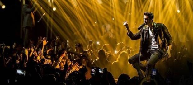 Luan Santana ficou em 1º lugar no Brasil Hot 100 Luan Santana ficou em 1º lugar no Brasil Hot 100