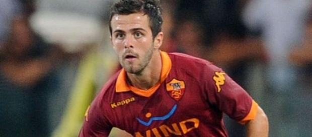 Miralem Pjanic disputando un partido con la ROMA Miralem Pjanic disputando un partido con la ROMA
