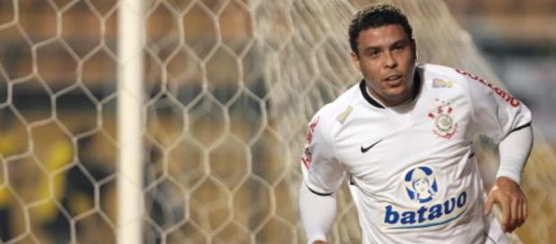 Ronaldo jogou no Corinthians de 2009 a 2011 Ronaldo jogou no Corinthians de 2009 a 2011