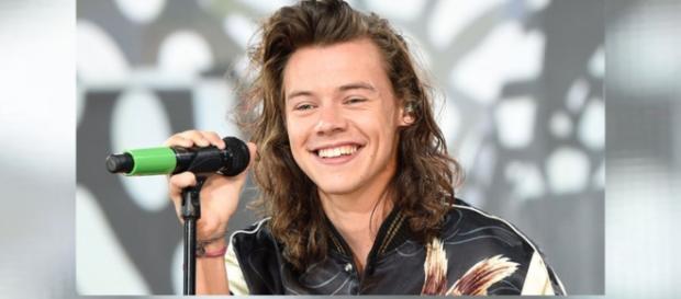 Harry Styles lança carreira solo Harry Styles lança carreira solo
