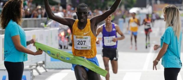 Stanley Biwott vence a São Silvestre 2015 Stanley Biwott vence a São Silvestre 2015